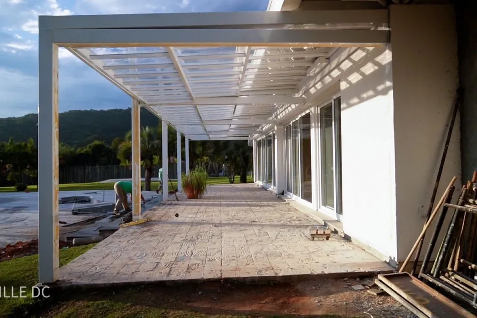 Cobertura de Policarbonato Compacto — projeto 8