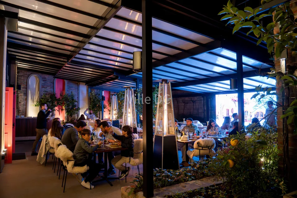 Cobertura Retrátil Para Restaurantes — projeto 1