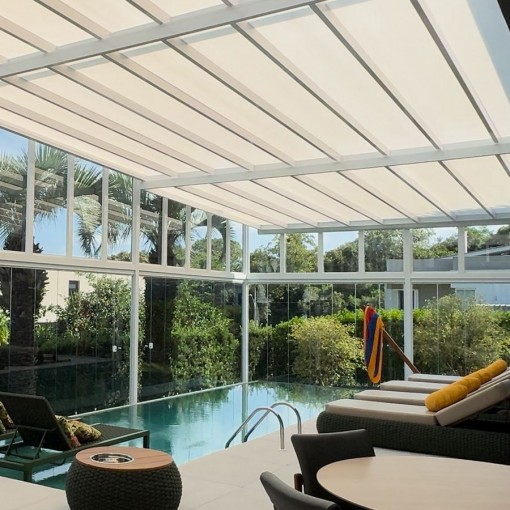 Quanto custa uma cobertura retrátil para piscina?