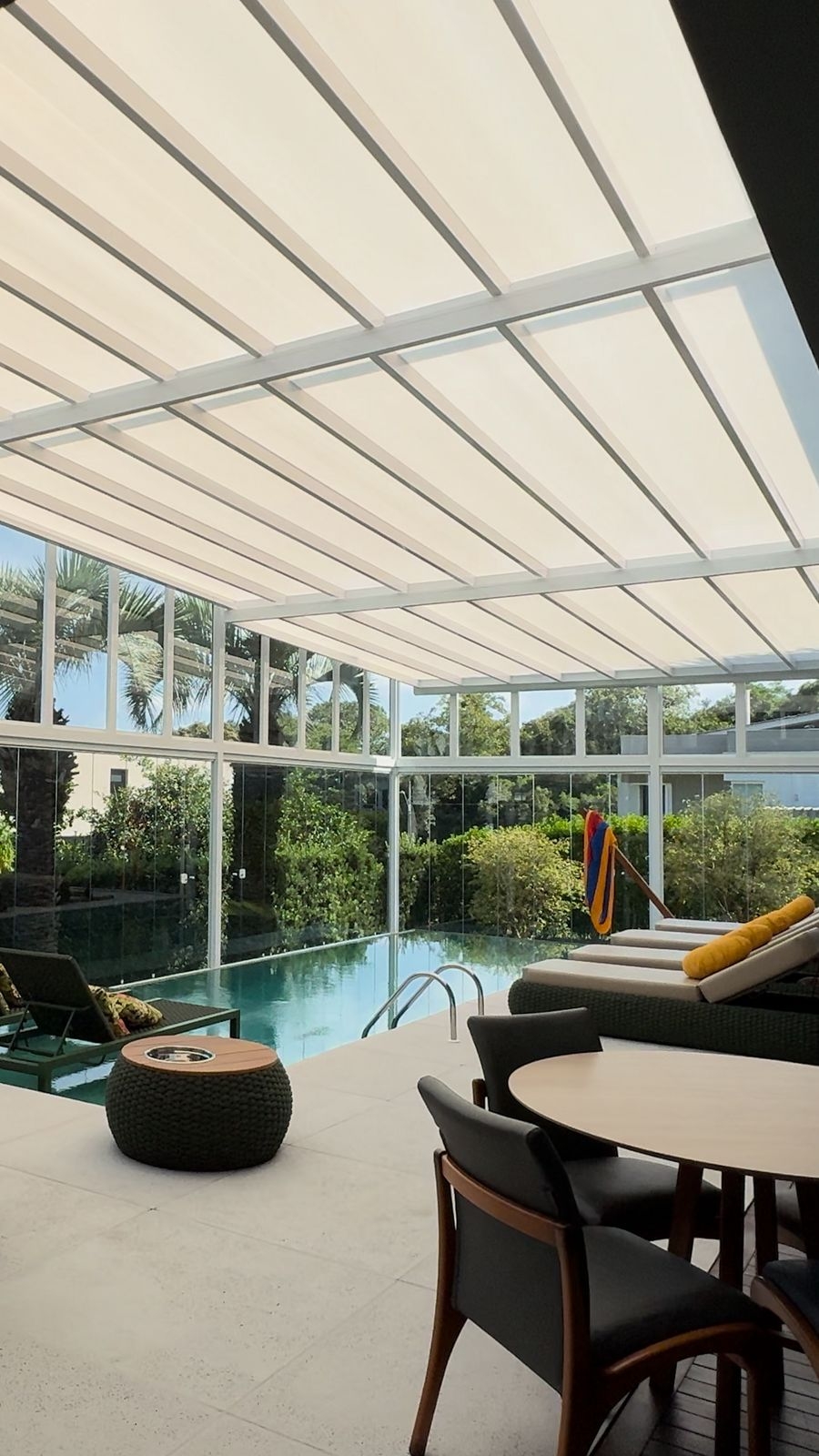 Quanto custa uma cobertura retrátil para piscina?