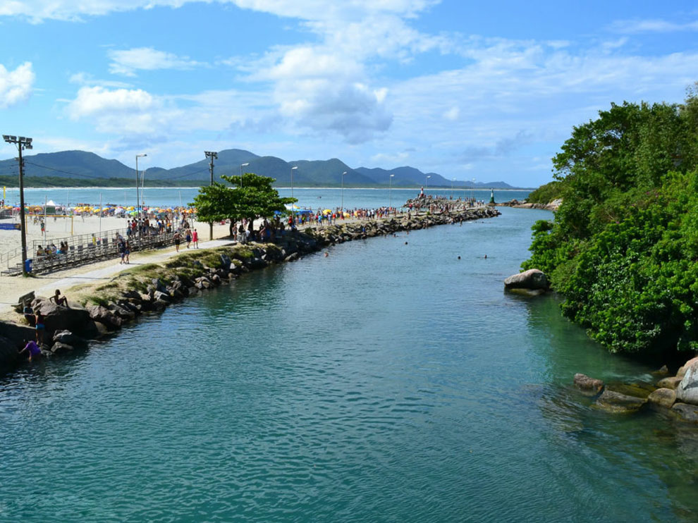 Praia da Barra da Lagoa / SC