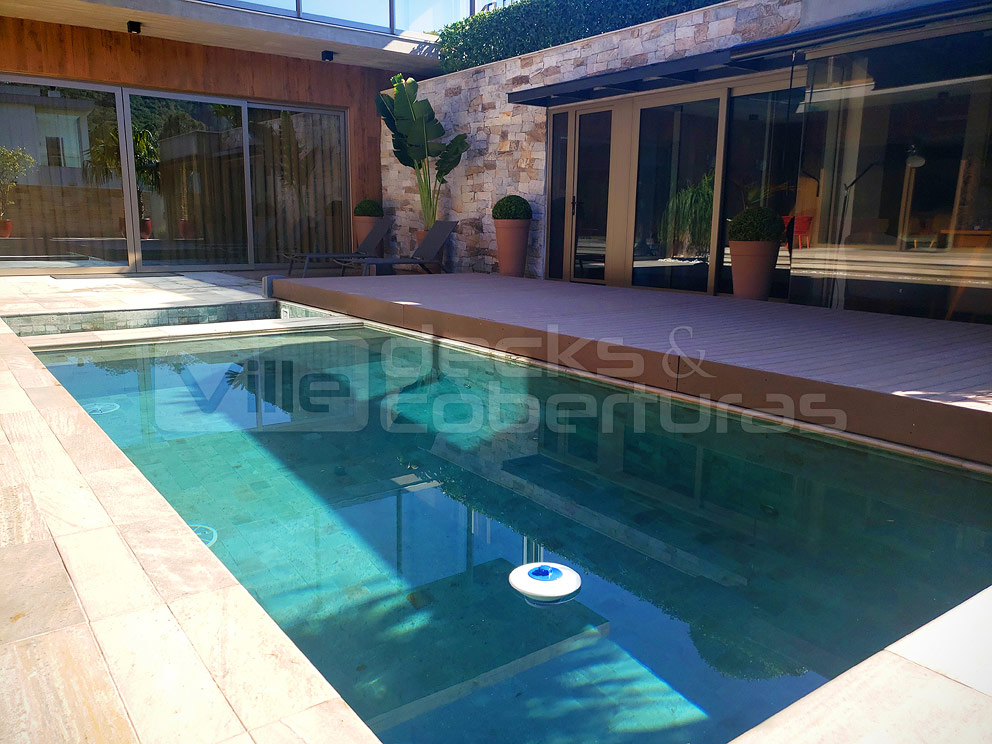 Deck Retrátil Motorizado de Madeira Para Andar Sobre a Piscina! em Lages / SC