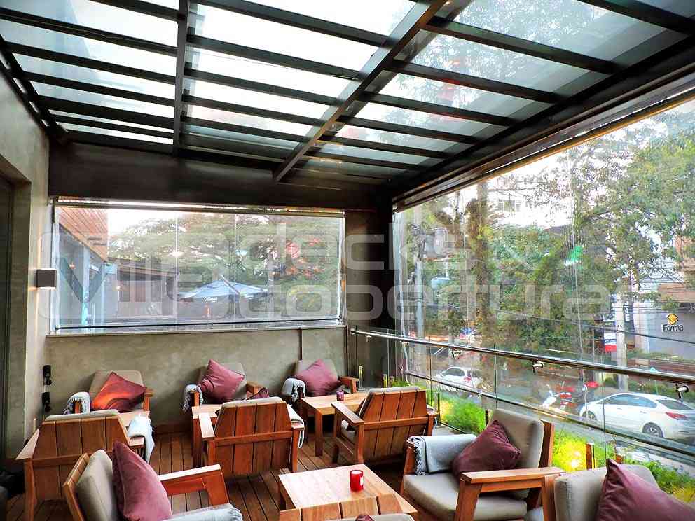 Telhado Retrátil / Teto Abre e Fecha Para Pub e Restaurante em Lages / SC