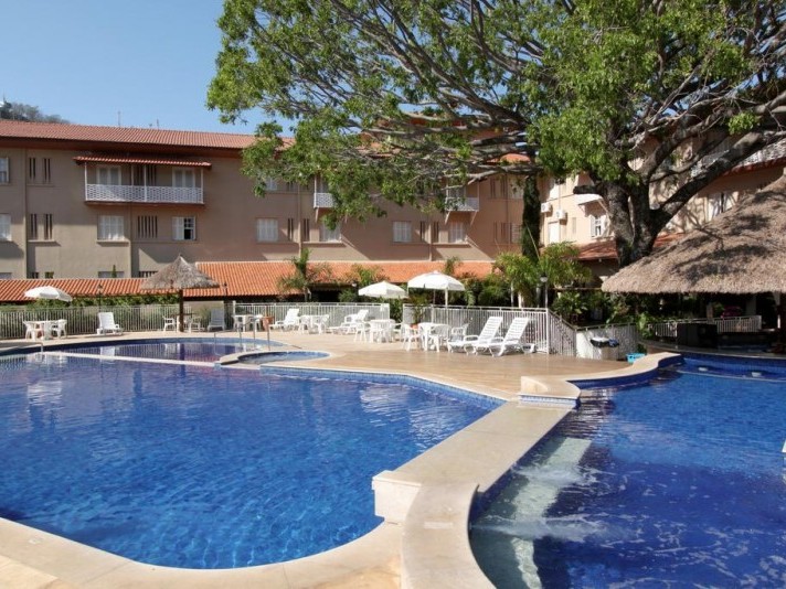 Cobertura Retrátil para Pousada