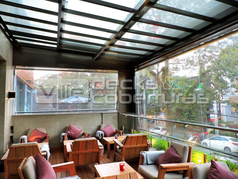 Cobertura Retrátil para Pubs