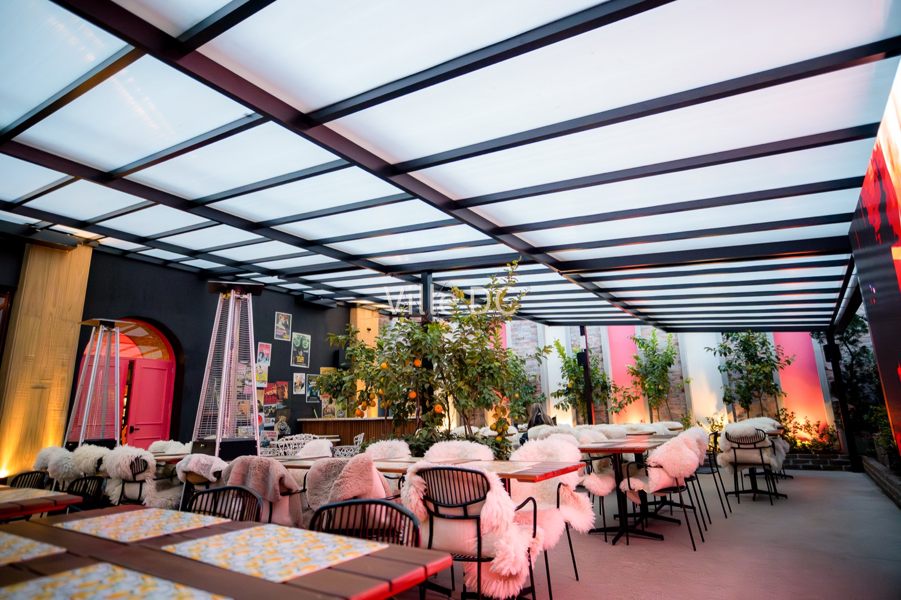 Cobertura Retrátil Para Restaurantes